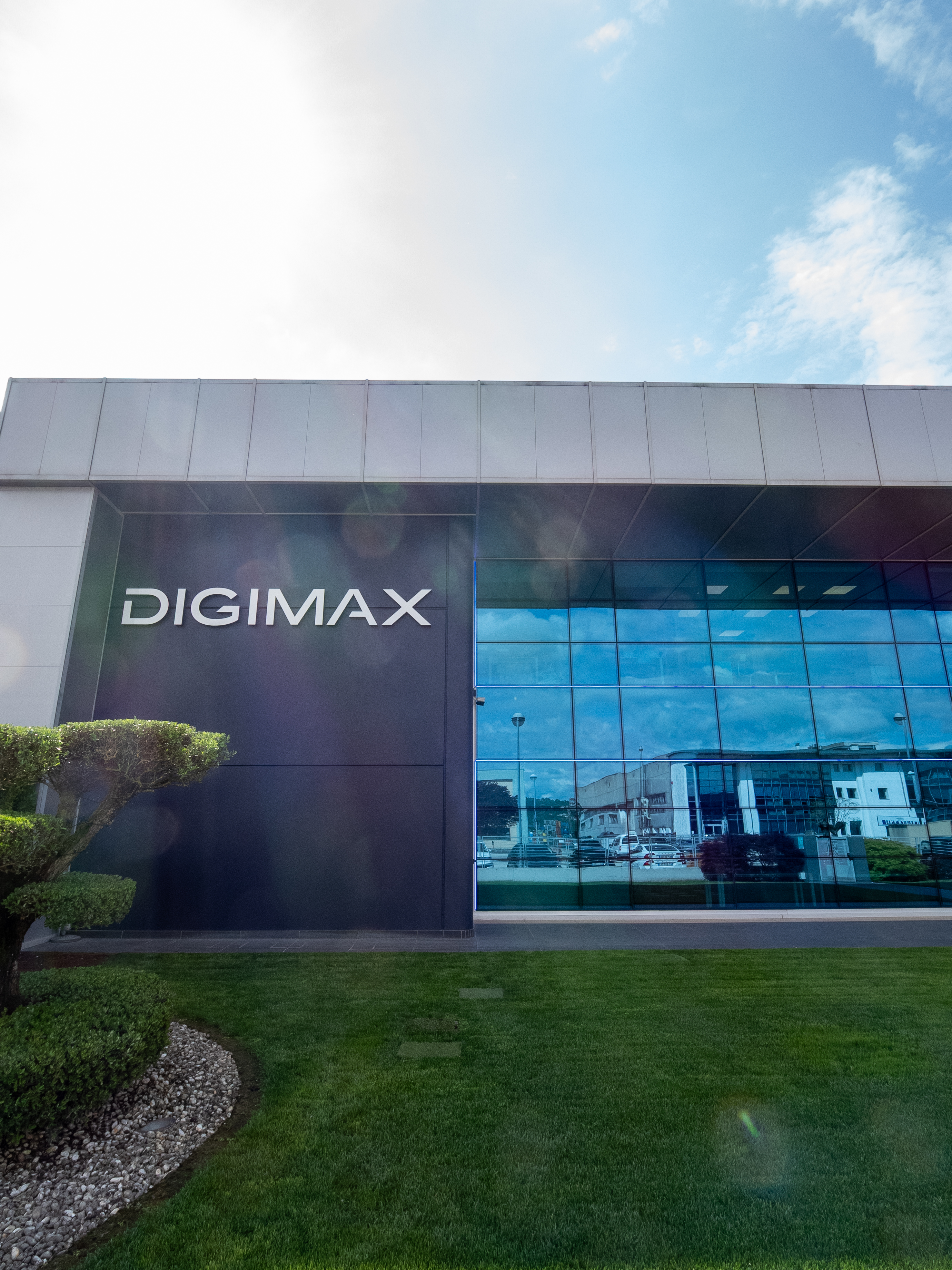 nuova-facciata-digimax-4.jpg